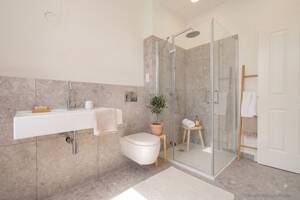 Kernsanierter 3-Zimmer-Altbau in Berlin-Köpenick: Erstbezug mit Wohnküche, Tageslichtbad und Balkon – 12555 Berlin – Vorschaubild 7