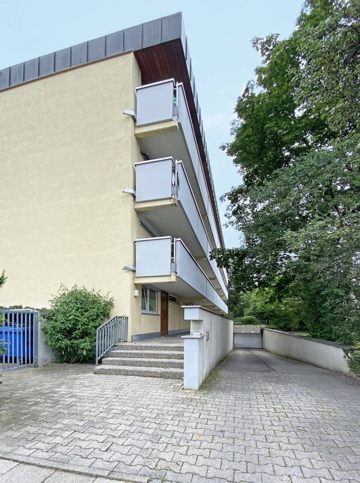 Charmante 2-Zimmer-Dachterrassenwohnung mit herrlicher Südausrichtung – 80992 München – Bild 1 von 9