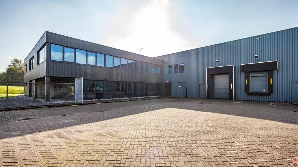 ++ ca. 1.500 m² Hallenfläche ++ ca. 150 m² Büro + ebenerdig + zur Miete + Kontakt 069 50699990