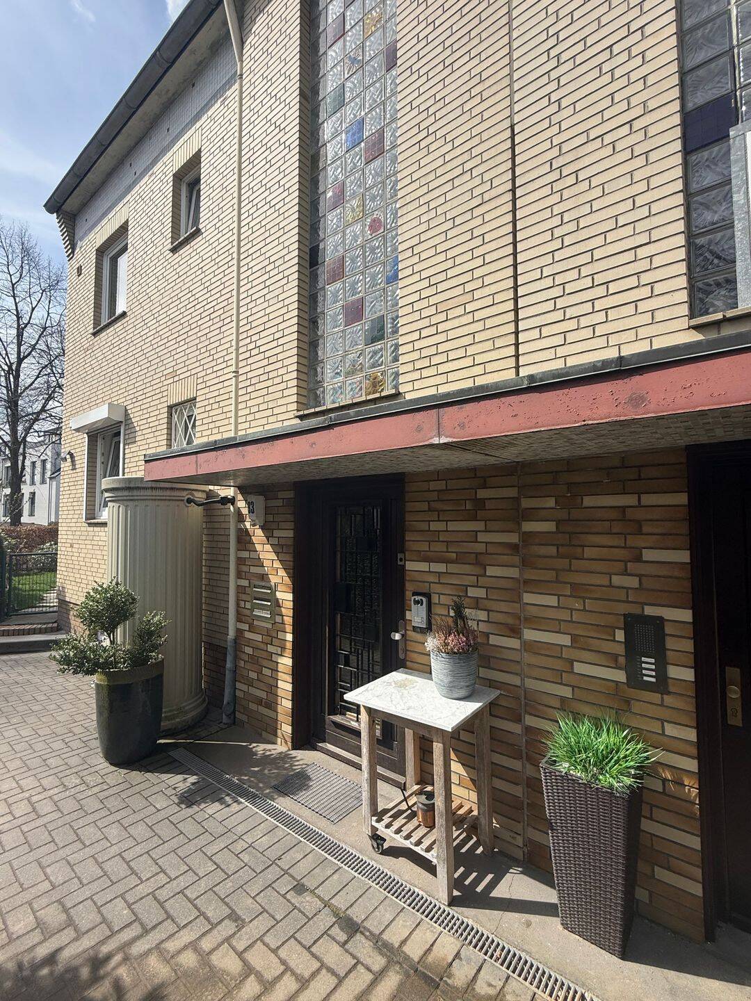 Schönes Mehrgenerationenhaus mit Einliegerwohnung und pflegeleichtem Garten – Hamburg – Vorschaubild 2