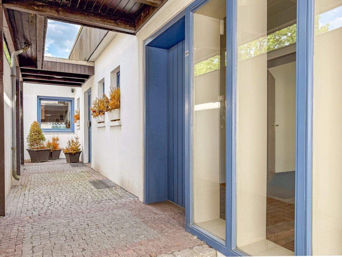 Bremerhaven - Lehe // Großzügiges Wohnhaus mit Indoor-Pool und Einliegerwohnung – Bremerhaven – Vorschaubild 2