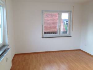Ruhige 3 Zimmer Wohnung mit EBK in Erlangen-Dechsendorf