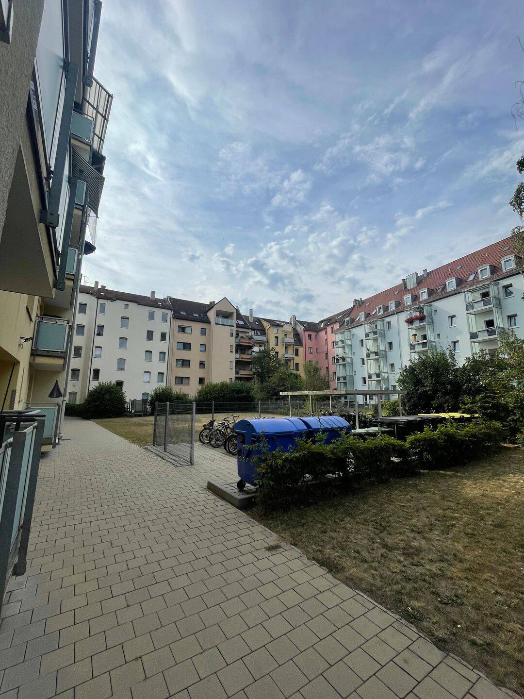 renov. 3 Zi. Familienwohnungen m. 2 Balkonen – Nürnberg – Vorschaubild 3