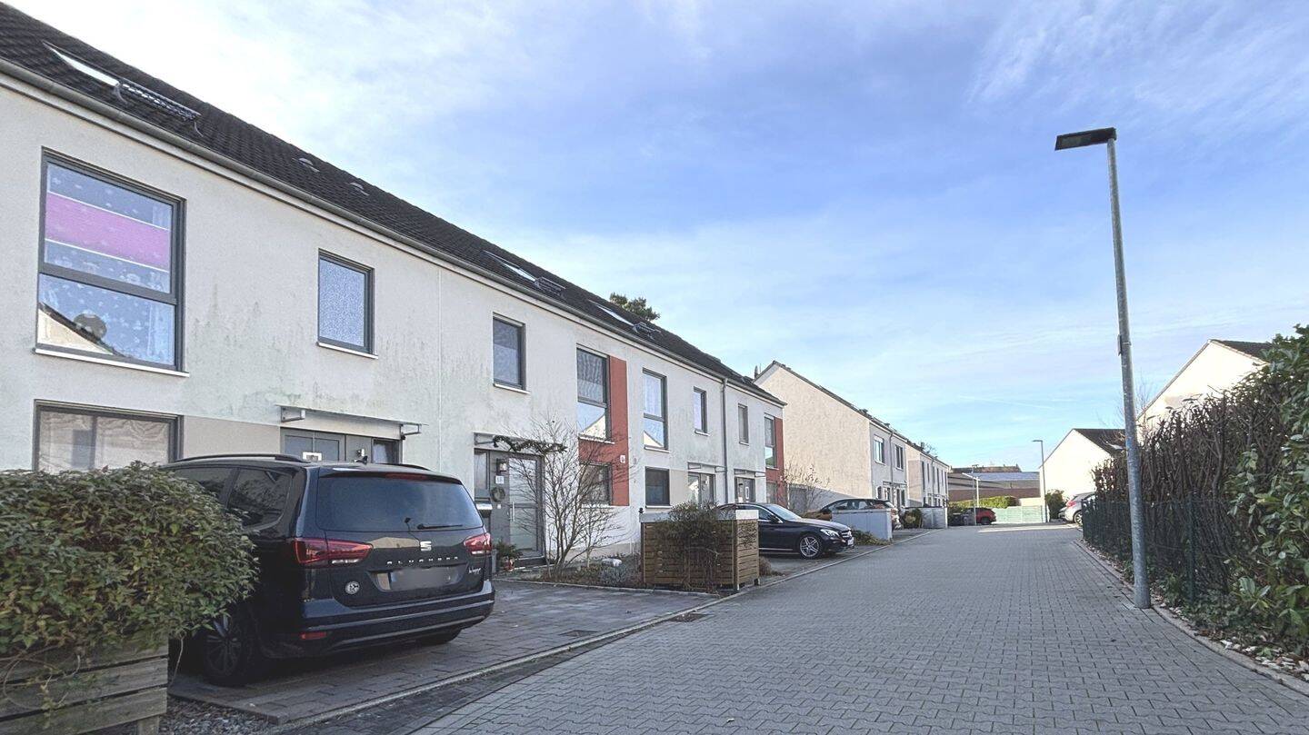 Reihenmittelhaus aus 2011 - ohne Renovierung direkt einziehen – Gelsenkirchen – Bild 1 von 9