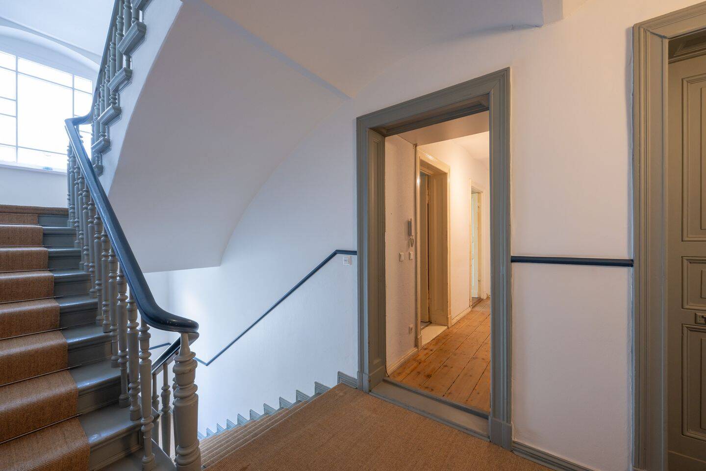Altbauwohnung zur individuellen Gestaltung nahe Spree und Tiergarten – Berlin – Vorschaubild 7