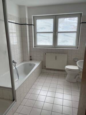 6-Familienhaus, vermietet, TG-Platz sucht... – 22145 Hamburg – Vorschaubild 6