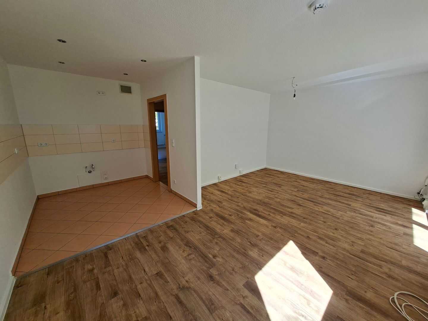 3-Raumwohnung mit Südbalkon und Dusche – Chemnitz – Vorschaubild 6