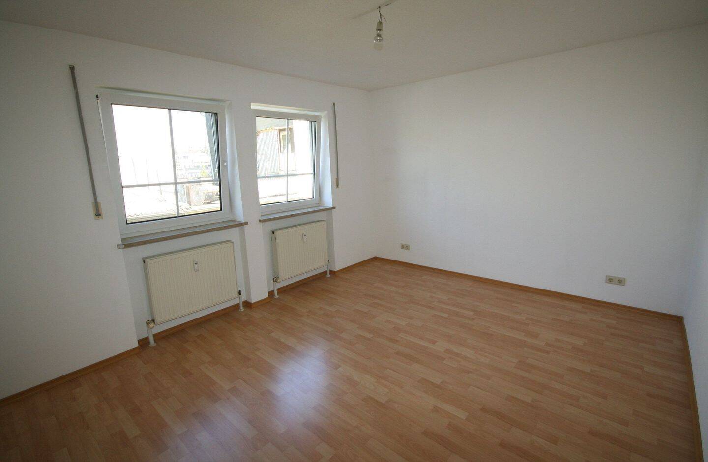 IN zwischen Zentrum und Audi: Sofort bezugsfrei! 2 ZKB mit Balkon! Einbauküche und TG-Stellplatz bereits im Kaufpreis enthalten! – Ingolstadt – Vorschaubild 7