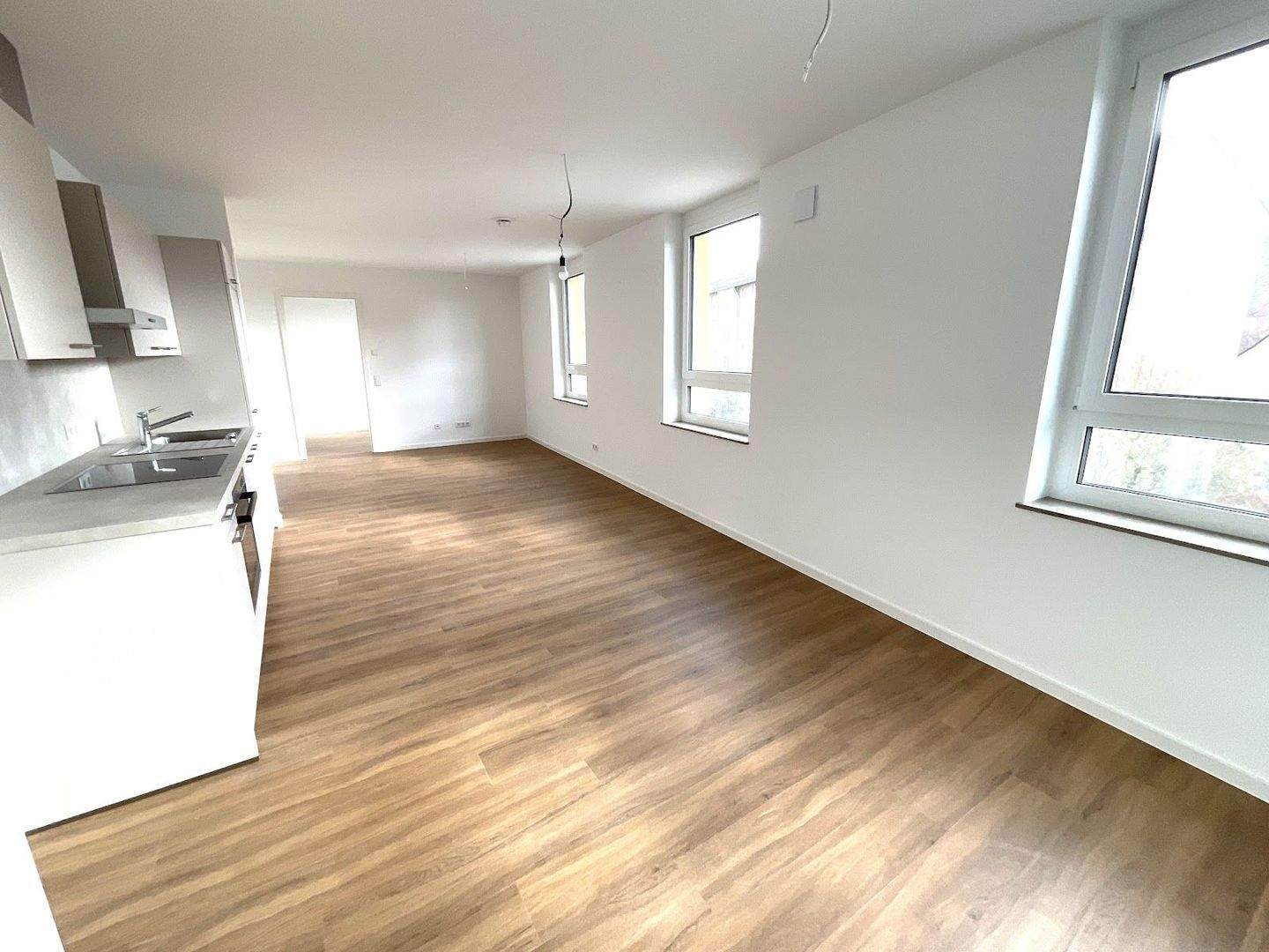 Ihr neues Zuhause mit Freiraum: Elegante, barrierefreie 3-Zimmer-Wohnung mit sonniger Loggia – Nürnberg – Vorschaubild 2