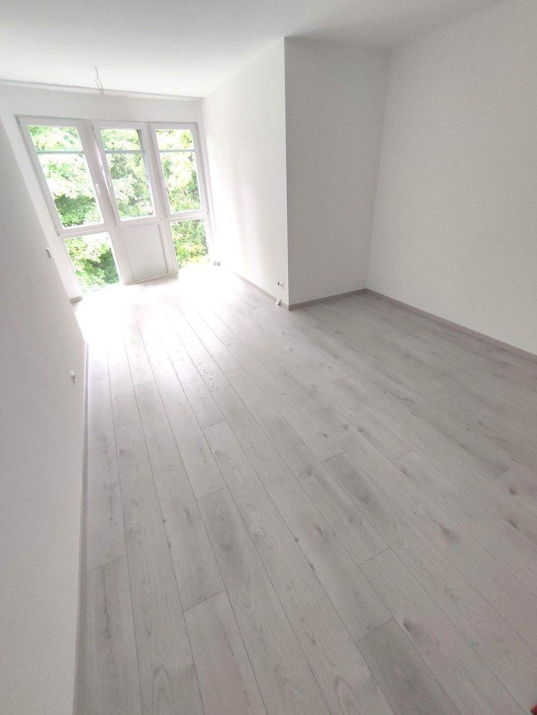 Attraktive, modern ausgestattete 3-Zimmer-Wohnung mit Aufzug und idyllischem Grünblick. – Fürth – Vorschaubild 9