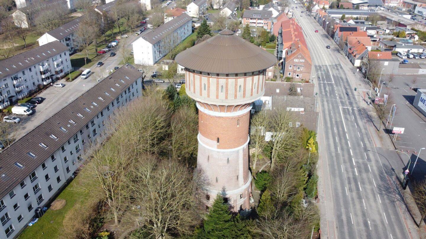 Wasserturm-Ensemble in Bremerhaven: Ein architektonisches Juwel mit immensem Potenzial. – Bremerhaven – Bild 1 von 9