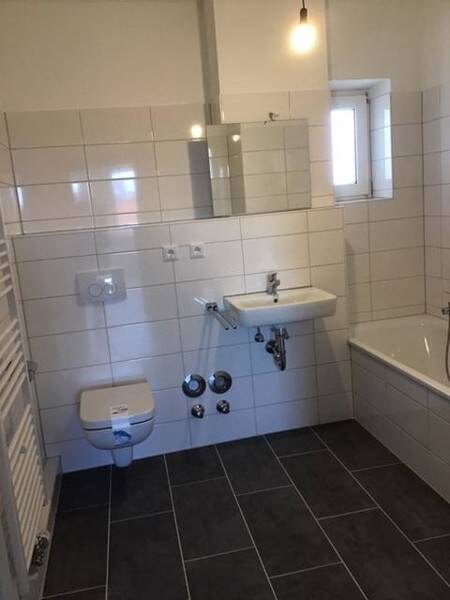 Aktion: Bei Anmietung bis 31.05.2026 schenken wir Ihnen einen 100,- Euro-Gutschein! Renovierte und gut geschnittene 2-Zimmer-Wohnung ab sofort frei – Nürnberg – Vorschaubild 3