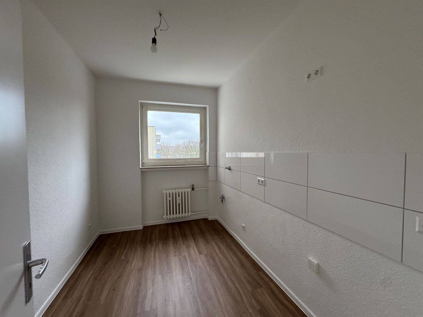 *** Erstbezug nach Sanierung! Wunderschöne 3-4 Zimmerwohnung Nähe Grafenberger Wald *** – Düsseldorf – Vorschaubild 2