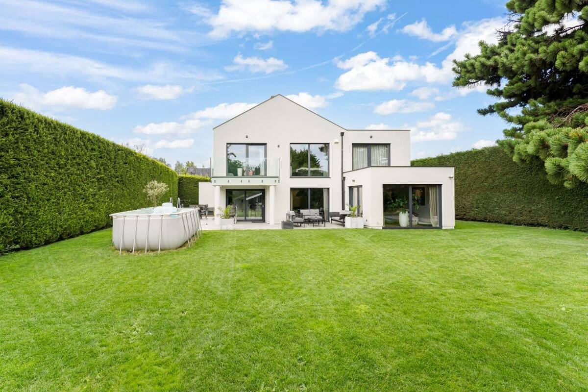 Smarte Architekten - Villa mit großzügigen Garten – 50767 Köln – Bild 1 von 9