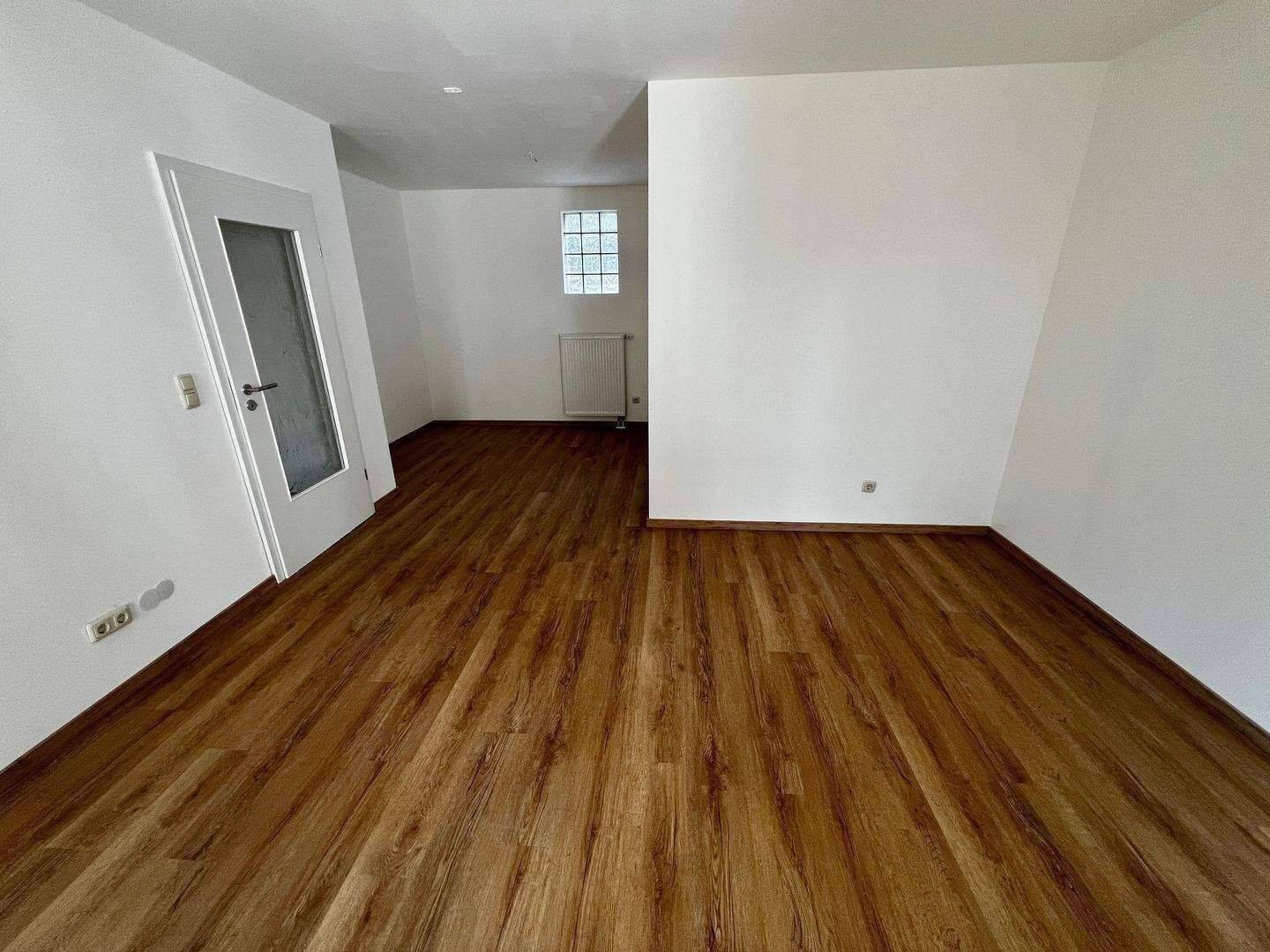 Frisch Renovierte 1-Zimmer Wohnung in entspannter Lage mit Terrasse
