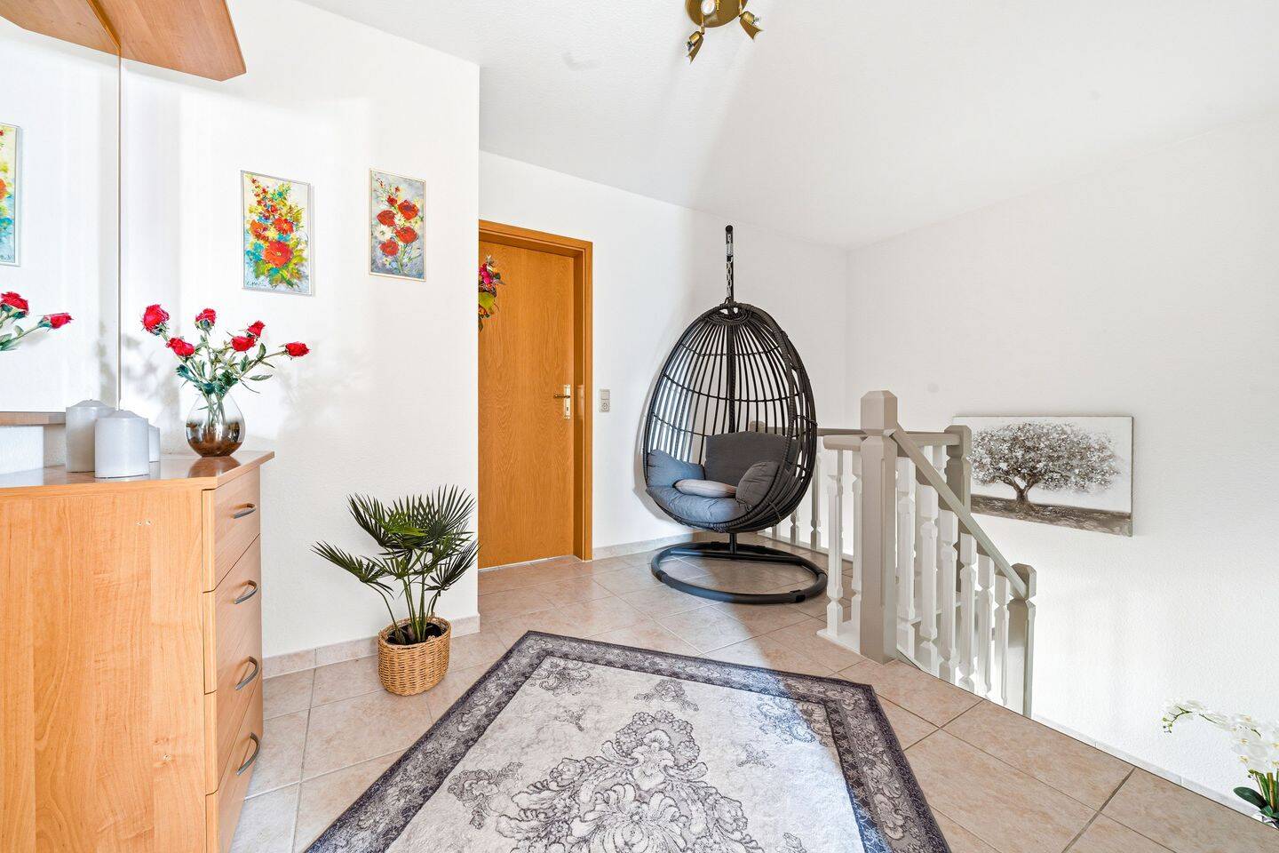 Einziehen und wohlfühlen - hochwertig modernisierte Doppelhaushälfte mit Süd-West-Terrasse und neuer Garage – Norden – Vorschaubild 6