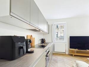 Saniertes Wohnjuwel mit Fischgrätenparkett und hohen Decken – 70178 Stuttgart – Vorschaubild 6