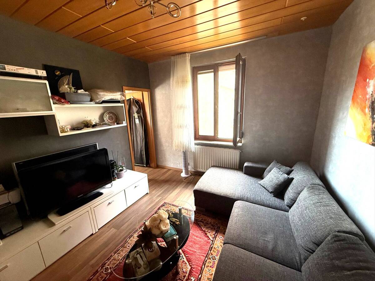 *** Gepflegte, teilmöblierte 2-Zi.Whg. mit EBK + Balkon + Gartenanteil *** – 70329 Stuttgart – Bild 1 von 6