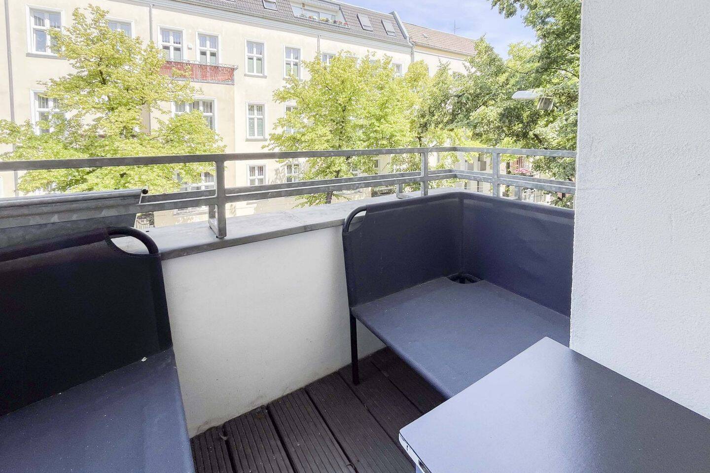 Bezugsfreie Altbauwohnung mit Balkon, Aufzug und Blick ins Grüne in Pankow – Berlin – Vorschaubild 3