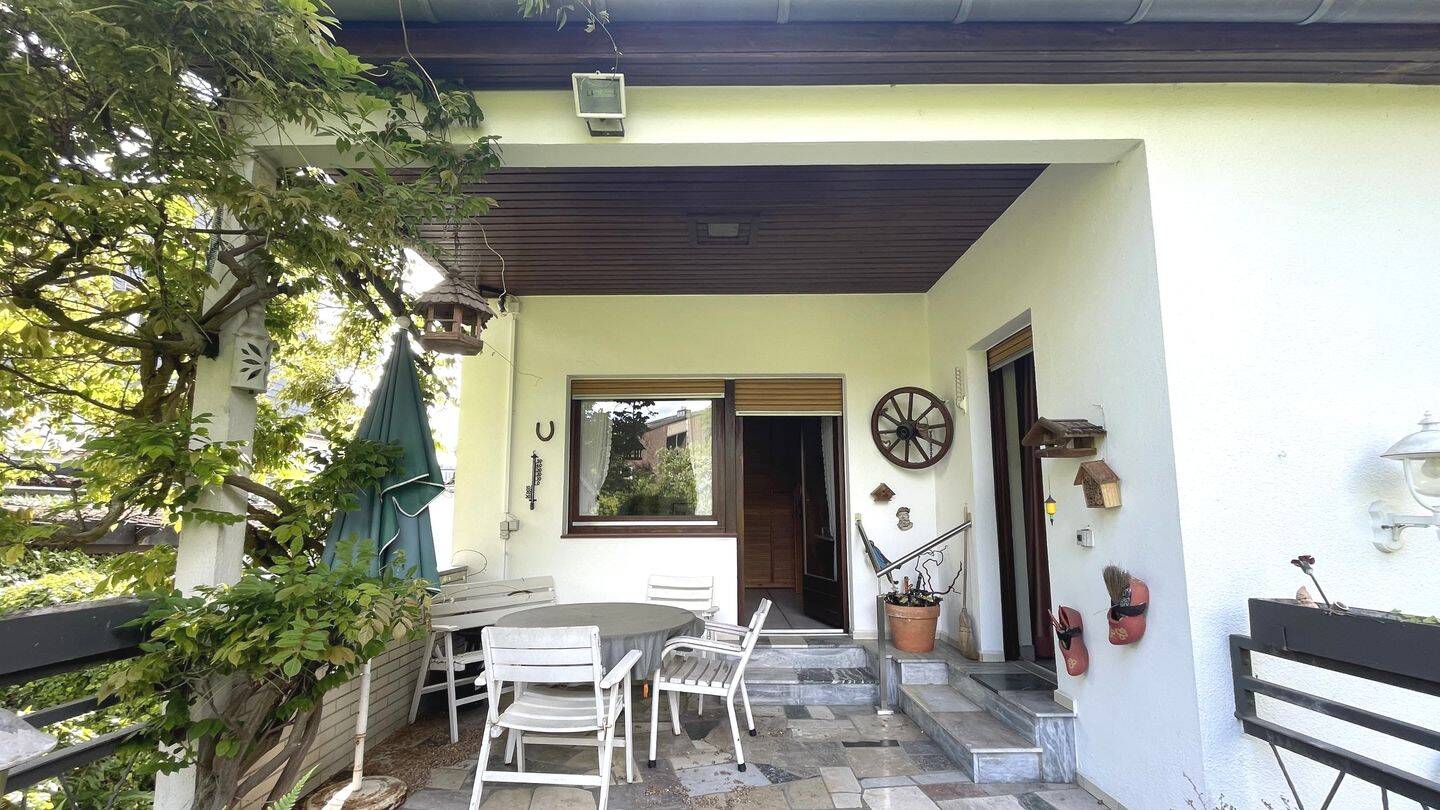 Sanieren oder neu bauen: charmantes EFH, 6 Zimmer, Einliegerwohnung, großer Garten, Garage – Düsseldorf – Vorschaubild 6