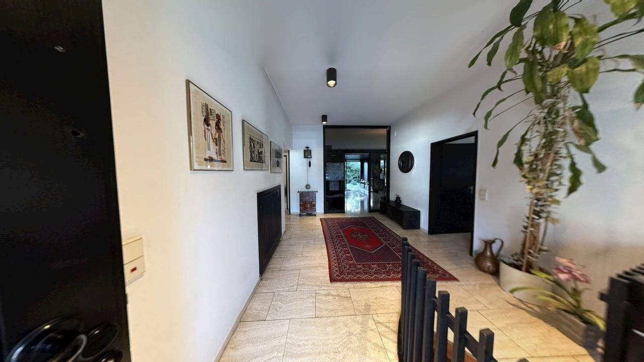 Schlosspark-Bungalow der Luxusklasse, teilmöbliert – Erftstadt – Bild 1 von 5