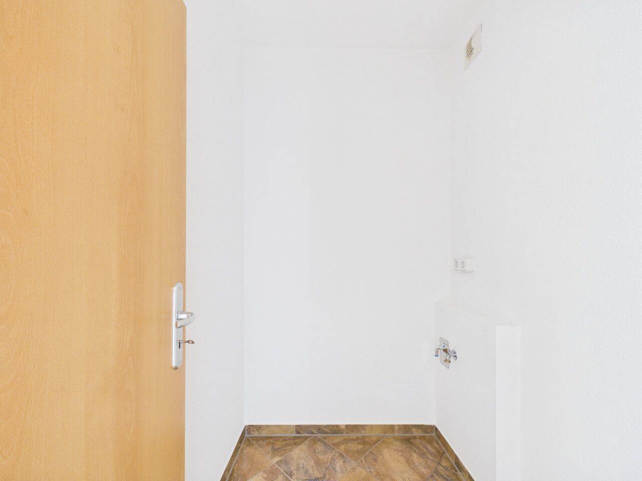 Zentrumsnahe Pärchenwohnung ++ sofort bezugsfertig ++ – Chemnitz – Vorschaubild 6