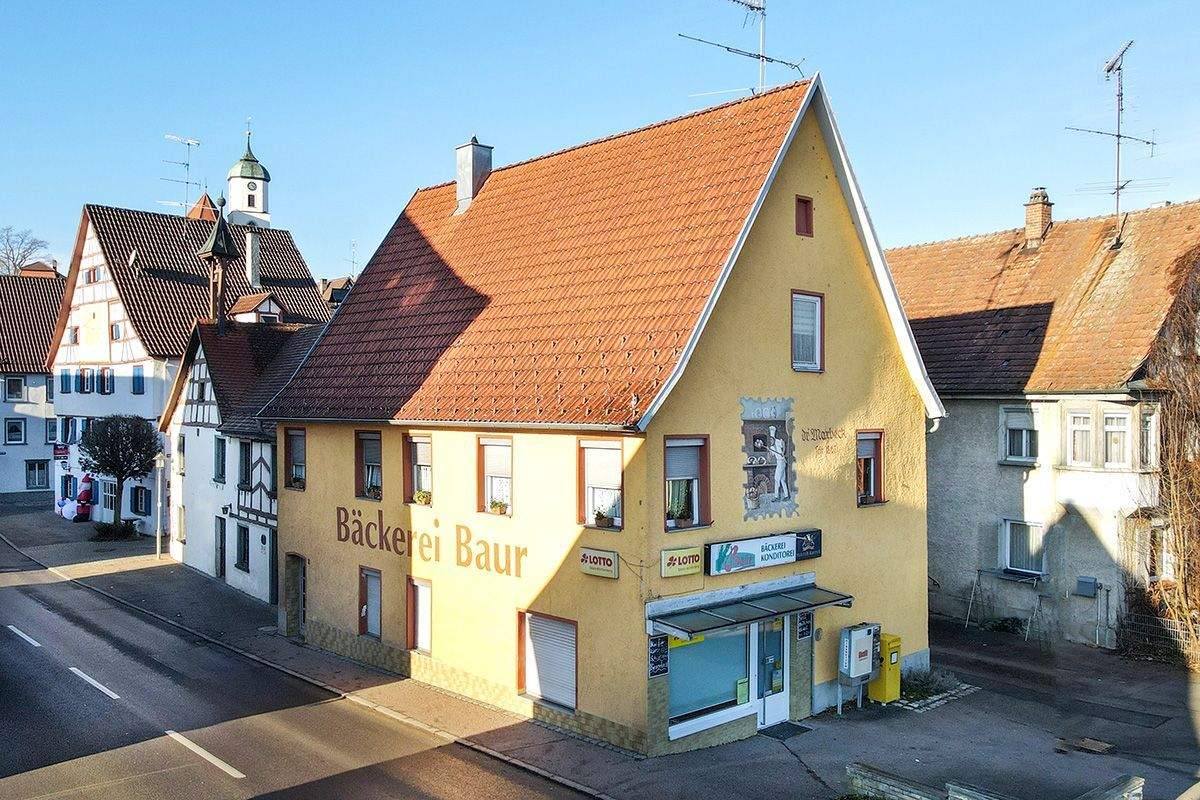 Zentrale Lage . Wohn- und Geschäftshaus, ideal für einen Imbiss, Friseur oder Büro – Scheer – Bild 1 von 5