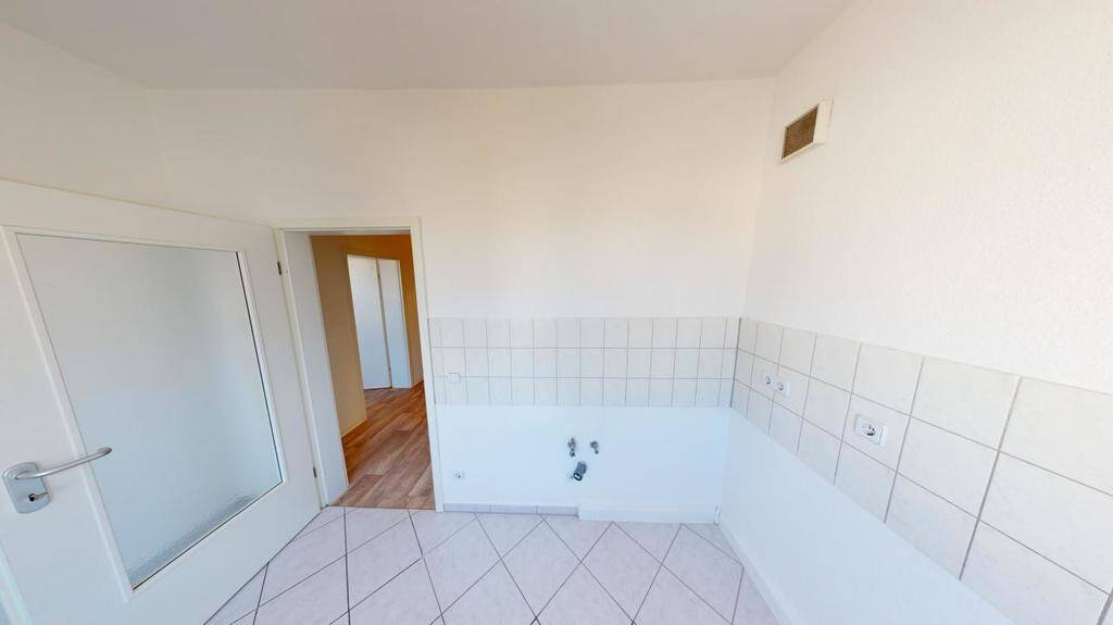 Bezugsfertige 2-Raum-Erdgeschosswohnung mit Blick ins Grüne – Chemnitz – Vorschaubild 3