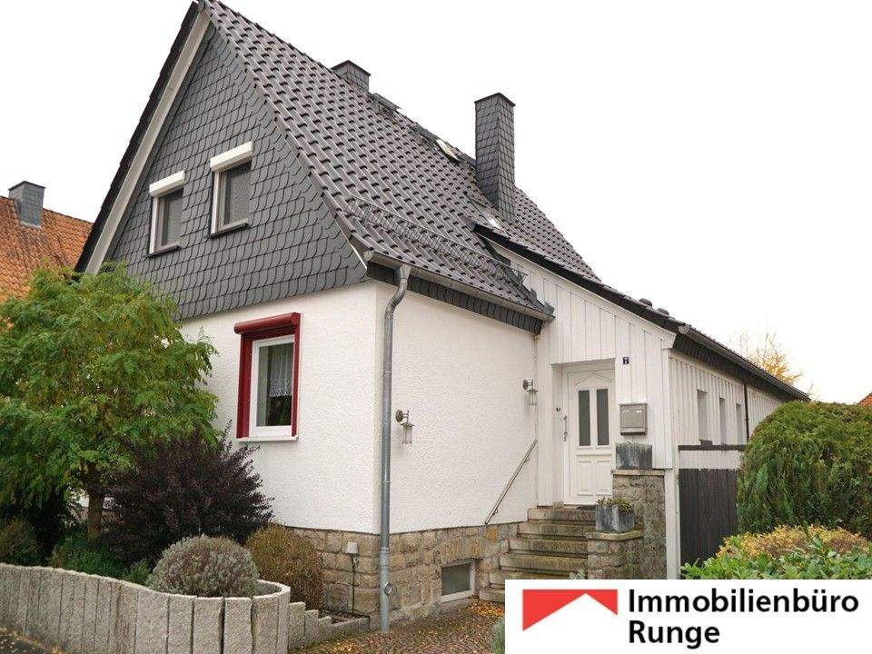 Saniertes Einfamilienhaus mit separatem Gästehaus/ Altenteil in ruhiger Wohnlage von Lauenau am Deister – Lauenau – Bild 1 von 9