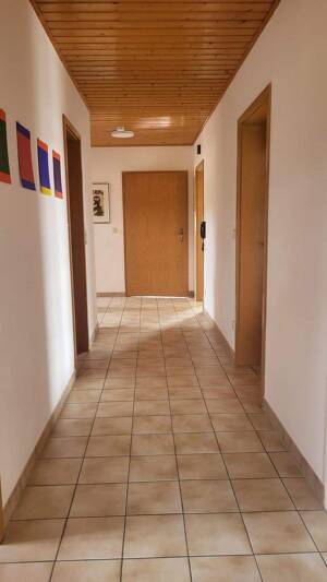 Gepflegte 4-ZKB-Wohnung mit Balkon in idyllischer Ortsrandlage – stadtnah zu Regensburg – 93059 Regensburg – Vorschaubild 7