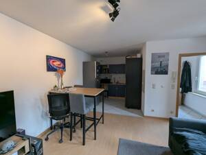 Fürth - zentrale Lage: helle, moderne 2 ZKB und Flur, 61 m² – 90762 Fürth – Vorschaubild 2