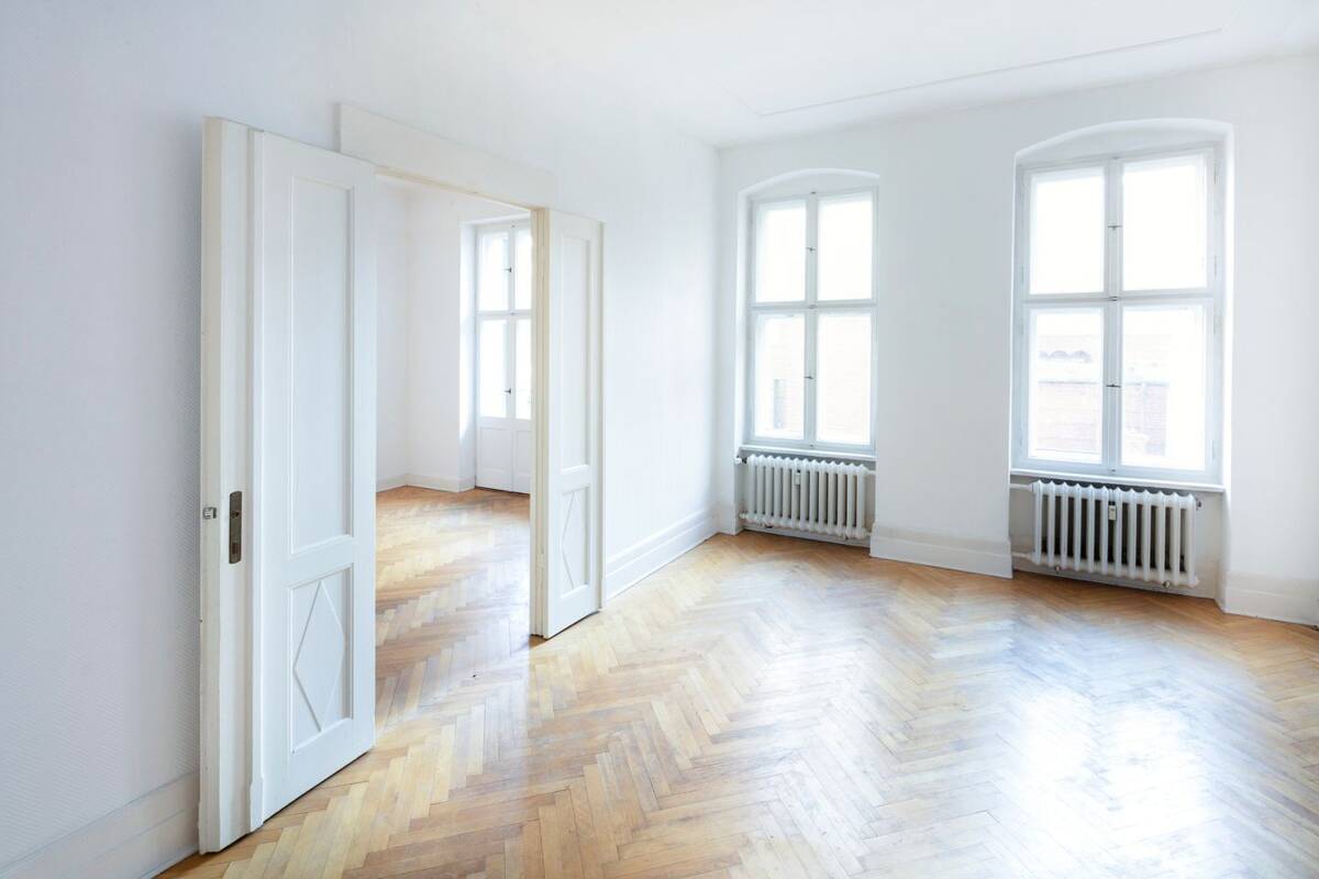 Kapitalanlage in Wilmersdorf: Vermieteter 5-Zimmer-Altbau mit Balkon in Toplage – 10713 Berlin – Bild 1 von 9