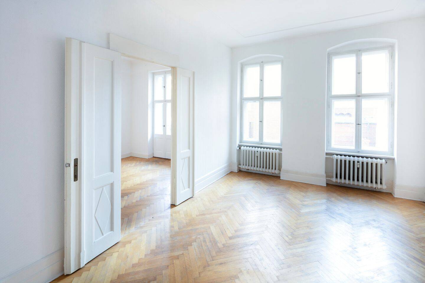 Kapitalanlage in Wilmersdorf: Vermieteter 5-Zimmer-Altbau mit Balkon in Toplage – Berlin – Bild 1 von 9