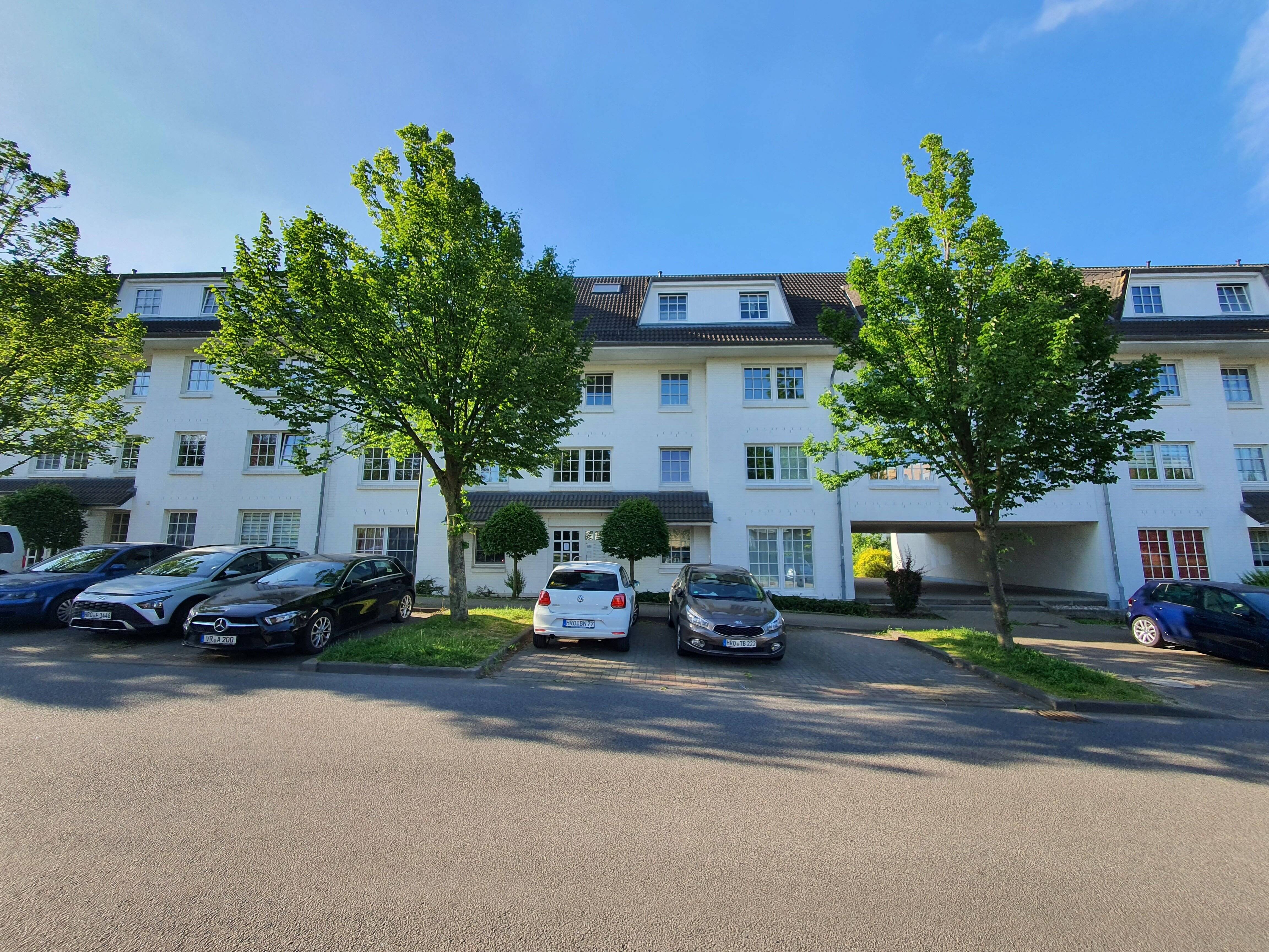 VERKAUF 2-Raum-Eigentumswohnung, Balkon,Tiefgarage, Eigennutzung o.Kapital im Wohnpark-Toitenwinkel VKP175.000 EUR zzgl. Courtage u.Kaufnebenkosten – Rostock – Bild 1 von 9