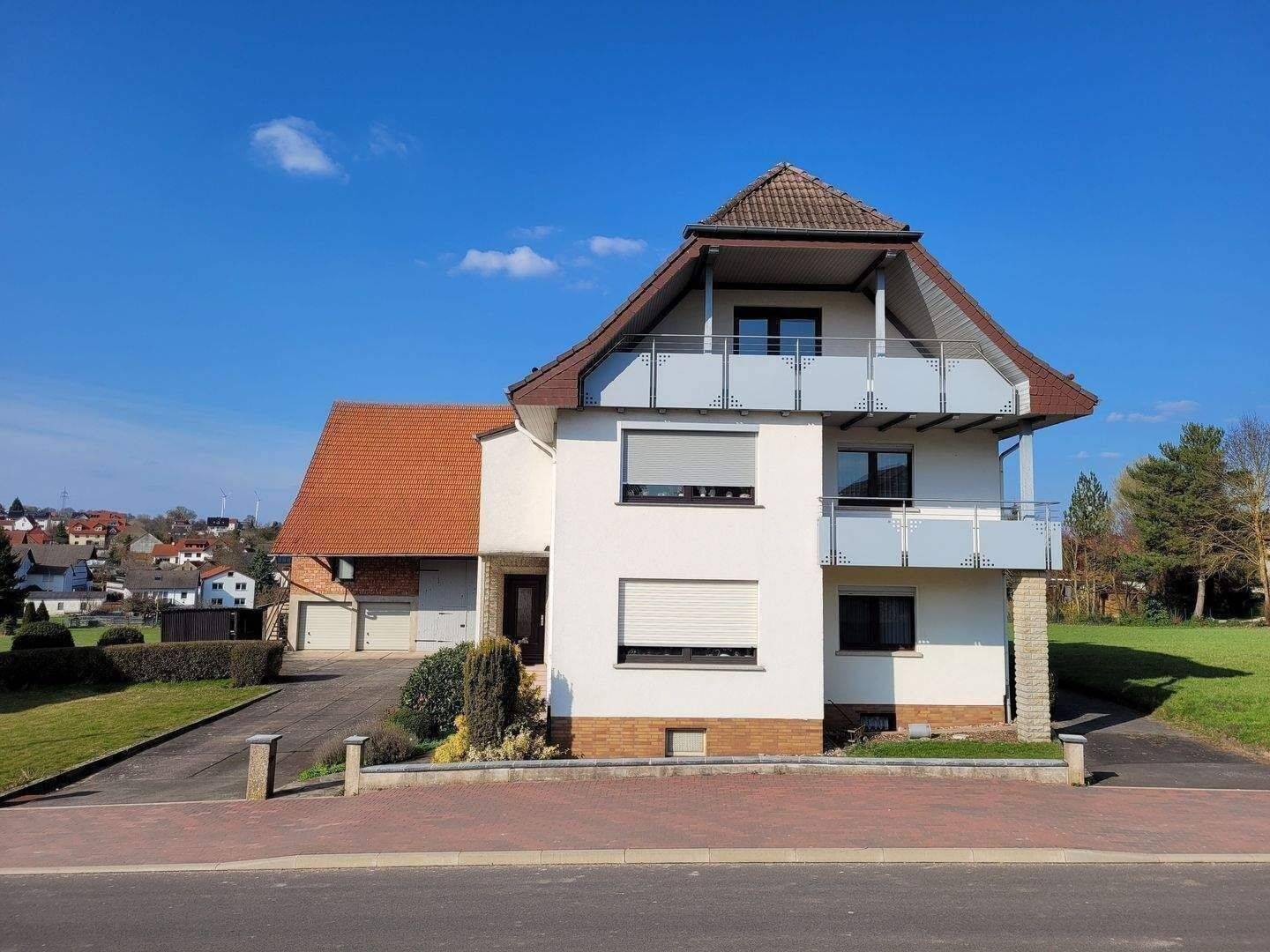 WEITLÄUFIG!!! Ein- Zweifamilienwohnhaus mit Zwischenbau, Scheune und 8206 m² Grundstück – Hohenroda – Vorschaubild 2