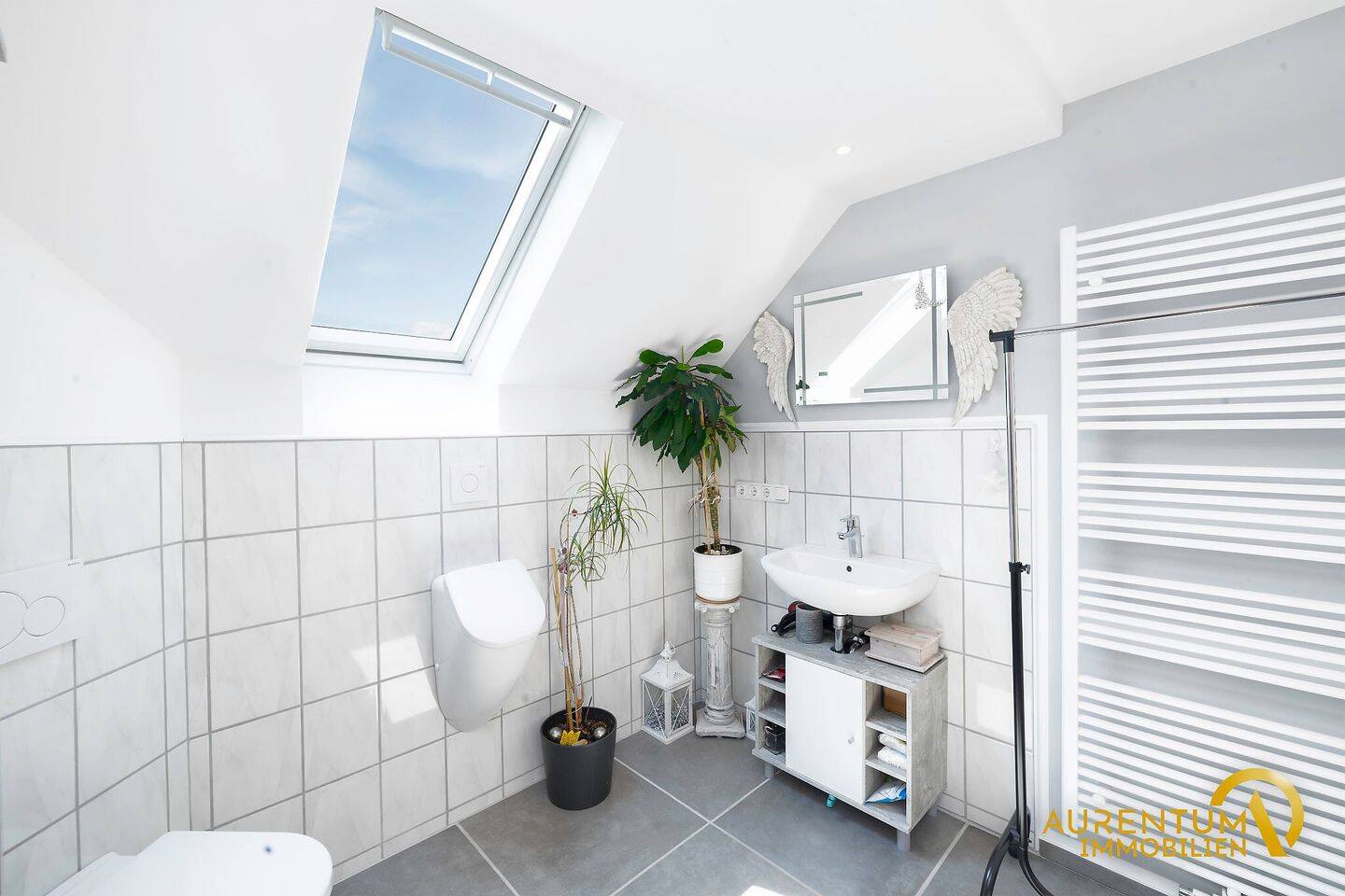 Sofort bezugsfertig: Modernisiertes EFH mit Einliegerwohnung + Garage & Stellplätze – Kelheim – Vorschaubild 7