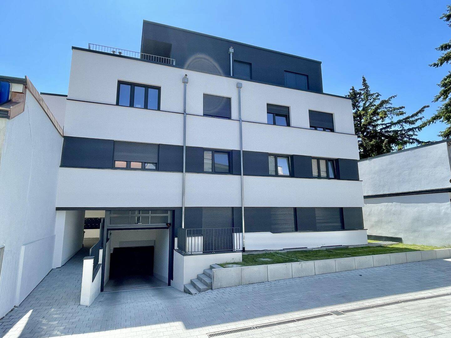 Modernes Mehrfamilienhaus mit 10 exklusiven Etagenwohnungen in Grenzach-Wyhlen als Kapitalanlage – Grenzach-Wyhlen – Vorschaubild 3