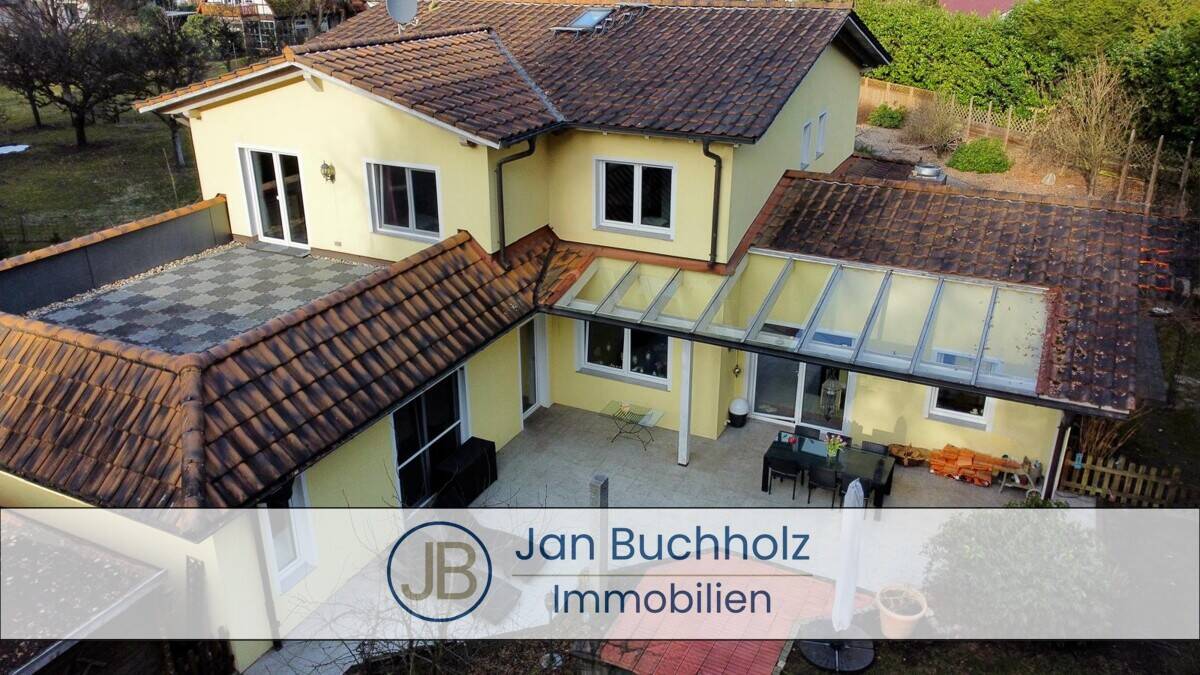 Modernes Haus mit sehr guter Energieeffizienz und Einliegerwohnung in begehrter Lage. – Jesteburg – Bild 1 von 9