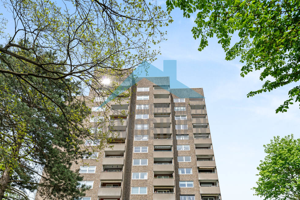 Modernisierte 3 ZBK - Eigentumswohnung mit Loggia und traumhaftem Fernblick über Kassel!