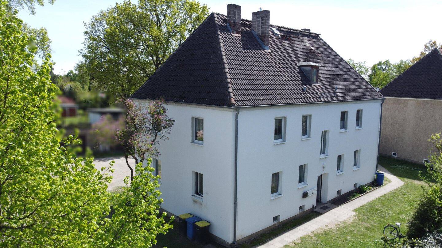Solide Kapitalanlage mit Potenzial: Voll vermietetes 4-Parteienhaus mit Ausbaureserve im Dach – Werneuchen – Vorschaubild 2