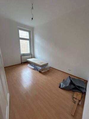 Bezugsfreie und helle 2-Zimmer Altbauwohnung nahe Havel mit Aufzug – 13581 Berlin – Vorschaubild 9