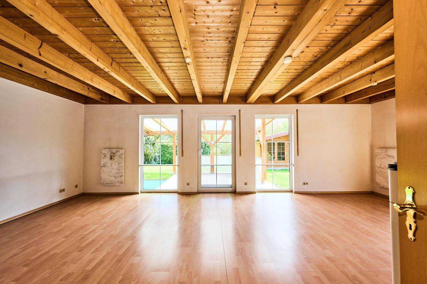 Familienglück in Holzbauweise: Freistehendes Einfamilienhaus mit Garten – Rain – Vorschaubild 5