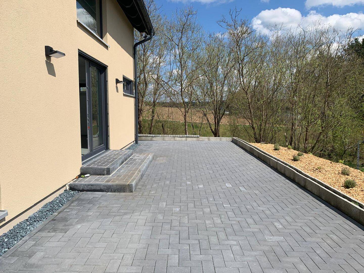 Bezugsfertiges, neuwertiges Haus in Rehau, Top-Ausstattung - PV-Anlage, Batteriespeicher & Wärmepumpe – Rehau – Vorschaubild 8