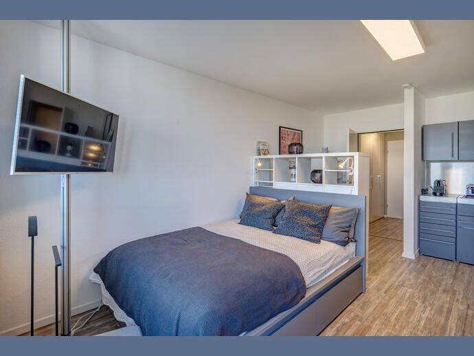 Möbliert: Apartment im 8. OG. mit herrlichem Weitblick über München – München – Vorschaubild 4