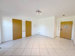 Gemütliche 1-Zimmer-Wohnung mit Balkon, neuer Einbauküche und Stellplatz – 54295 Trier – Vorschaubild 2