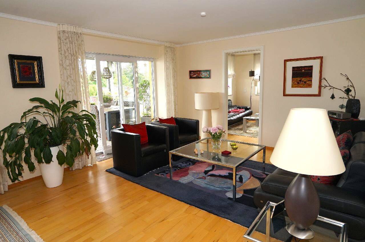 Modern ausgestattete 5-Zimmer-Wohnung mit Balkon und Carport am Rande der Waldsiedlung! – Leverkusen – Vorschaubild 2