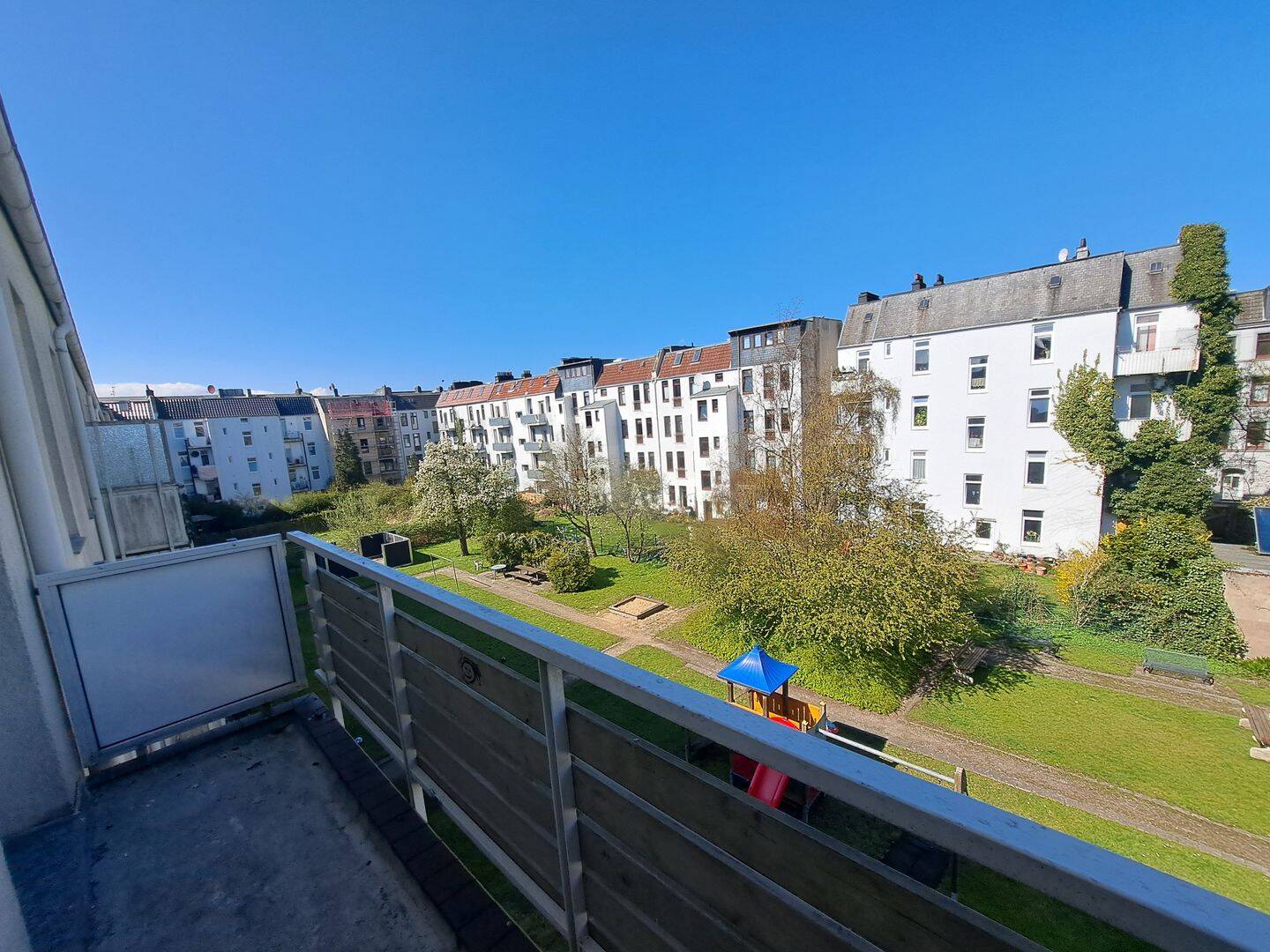 Frisch sanierte 3-Zimmer-Wohnung mit Balkon und Altbaucharme in Bremerhaven-Lehe! – Bremerhaven – Vorschaubild 7