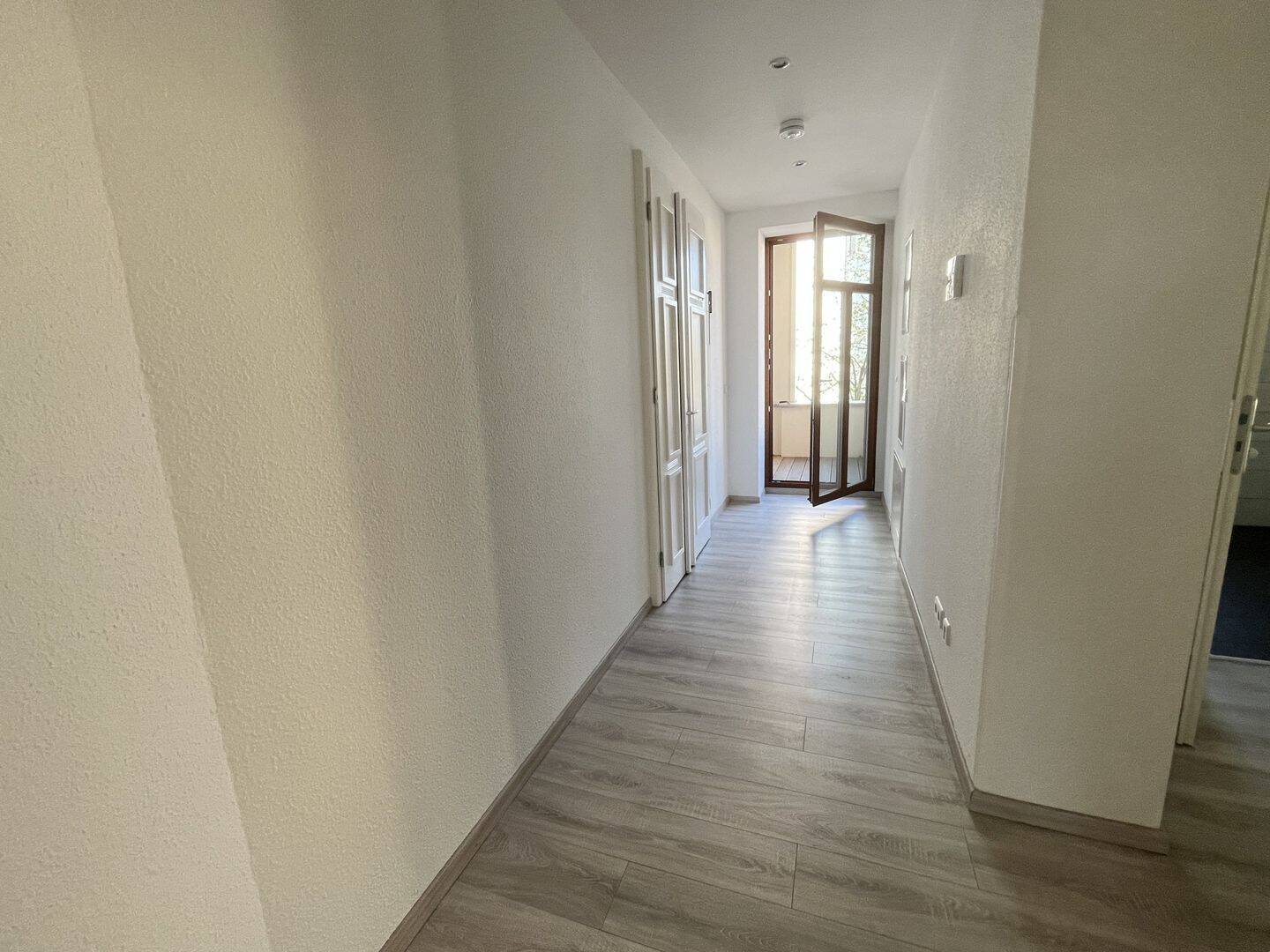 Vier Wände, ein Balkon, unendlich viel Zuhause - stilvoll wohnen in Gablenz – Chemnitz – Vorschaubild 7