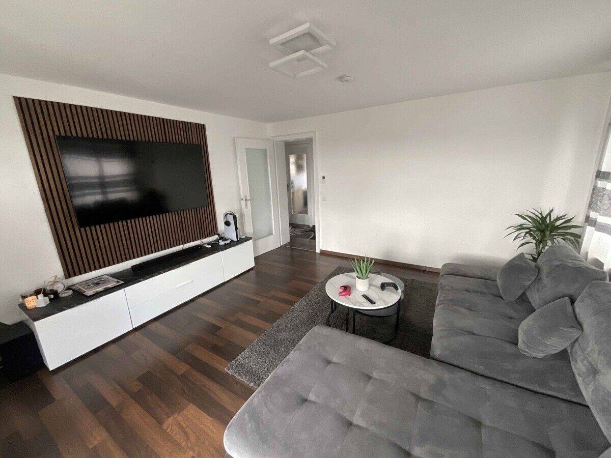 Freundliche Wohnung mit Balkon und Garage!