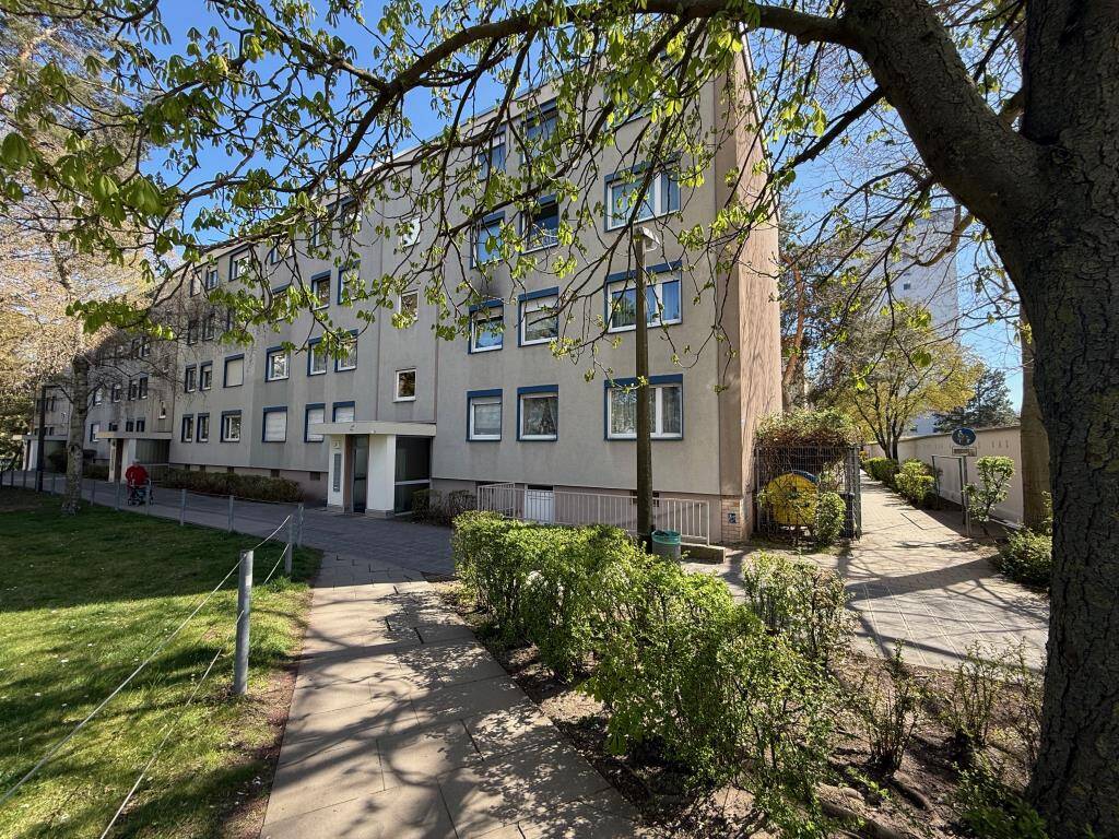 freie renovierungsbedürftige 3-Zimmer ETW - Nähe Messe und UNI in Nürnberg, Neuselsbrunn 51-WE385